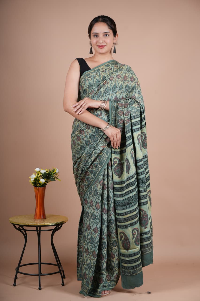 Elegant Pure Modal Silk Green Ikat Printed Saree with Paisley Pallu