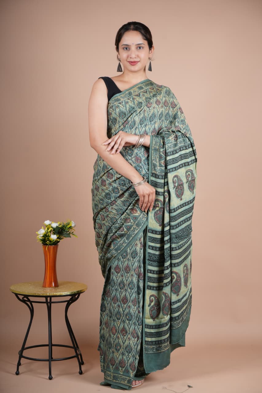 Elegant Pure Modal Silk Green Ikat Printed Saree with Paisley Pallu
