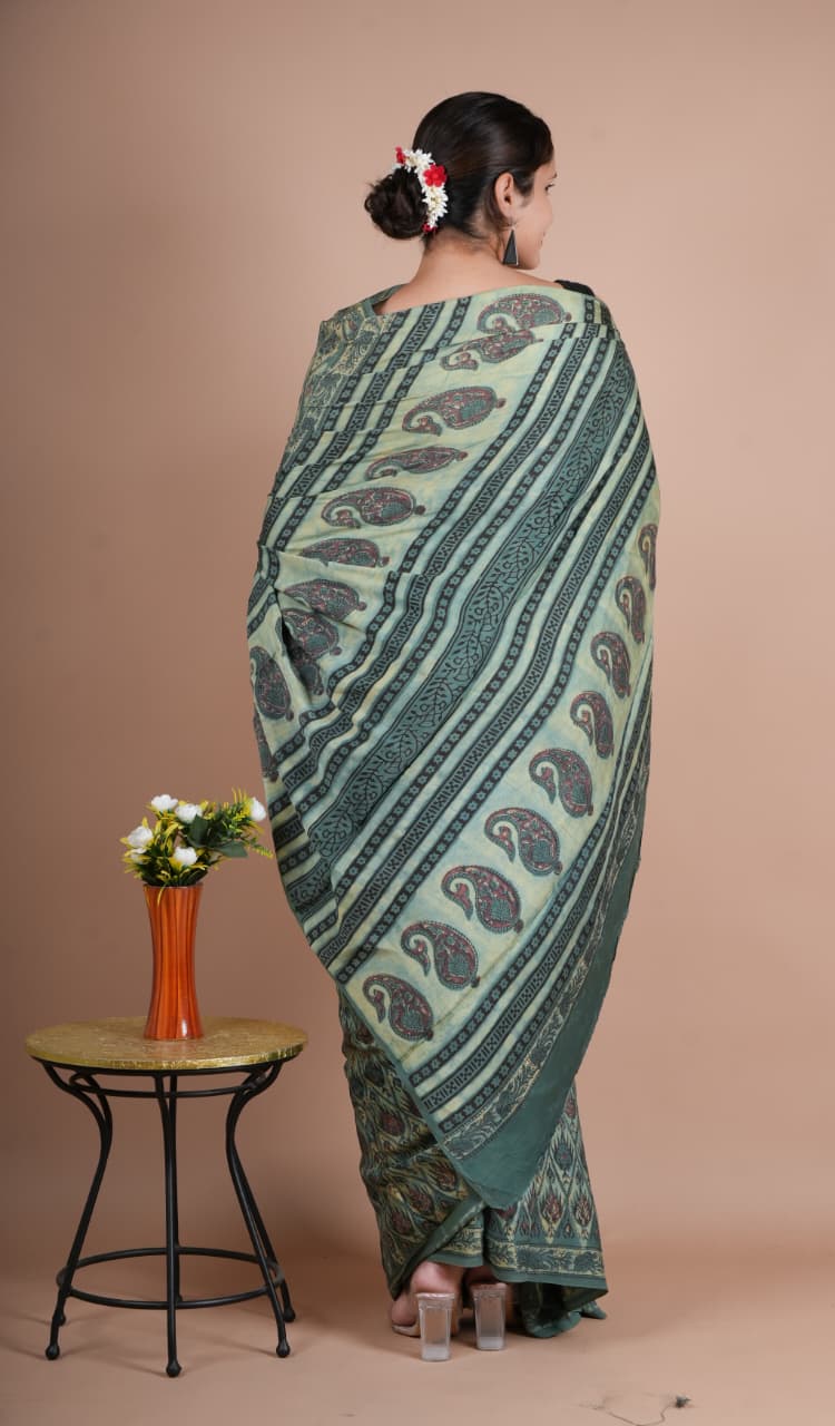 Elegant Pure Modal Silk Green Ikat Printed Saree with Paisley Pallu