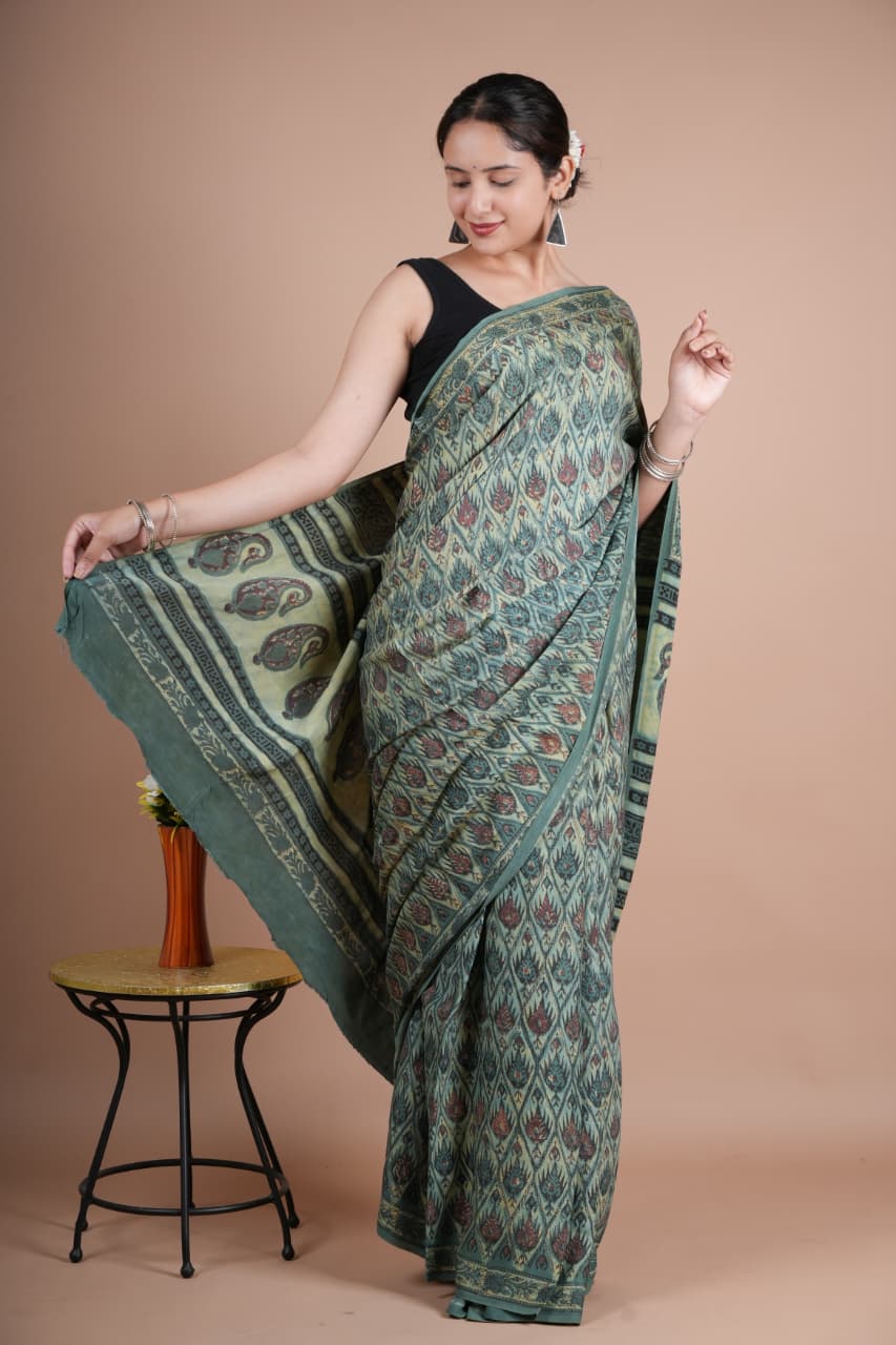 Elegant Pure Modal Silk Green Ikat Printed Saree with Paisley Pallu