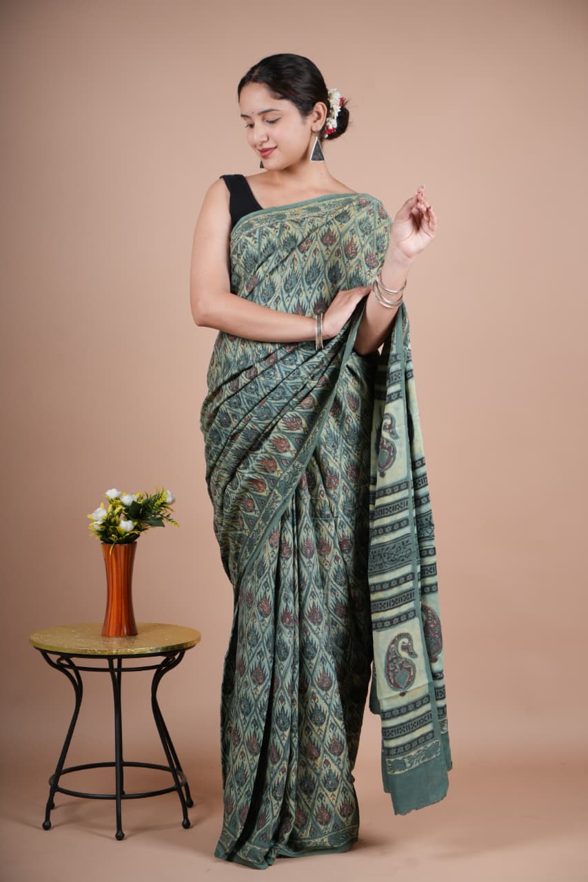 Elegant Pure Modal Silk Green Ikat Printed Saree with Paisley Pallu